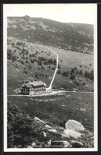 AK Martinsbaude im Riesengebirge, Blick auf die Berghütte von oben