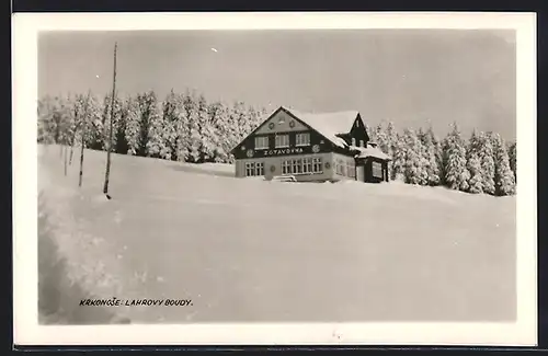 AK Lahrovy Boudy, Berghütte im Schnee