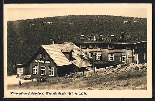 AK Wosseckerbaude im Riesengebirge-Sudetenland, Seitenansicht der Berghütte