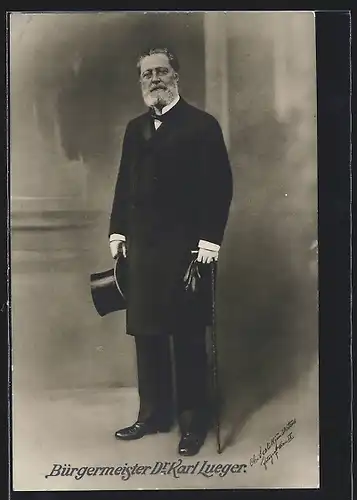 AK Bürgermeister Carl Lueger im Anzug mit Vollbart und Zylinder