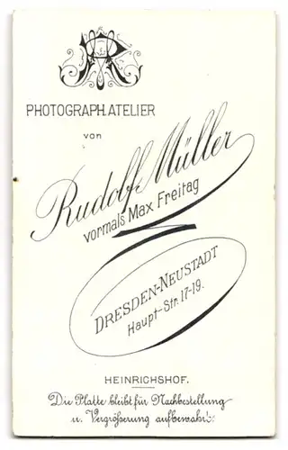 Fotografie Rudolf Müller, Dresden, Hauptstr. 17-19, Junger Mann mit kurzem Haar, Schnurrbart und Krawatte