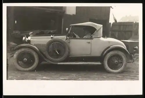 Fotografie Auto Essex Roadster-Cabrio (1928), Fahrer sitzt am Steuer