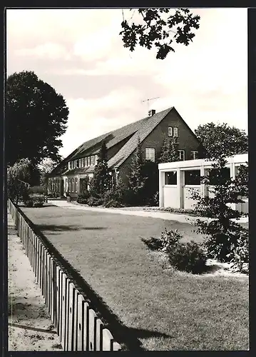 AK Kutenholz, Ortspartie mit Haus und Garten