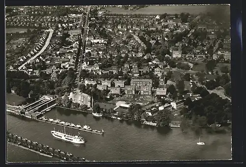 AK Brunsbüttelkoog, Fliegeraufnahme von Ort mit Hafen und Dampfer