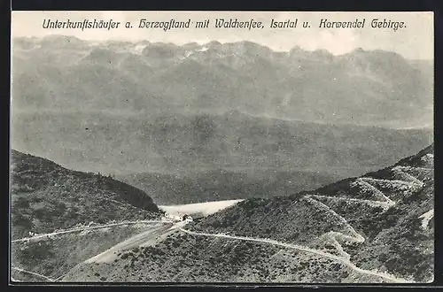 AK Unterkunftshäuser am Herzogstand, Ortsansicht mit Walchensee, Isartal und Karwendel Gebirge