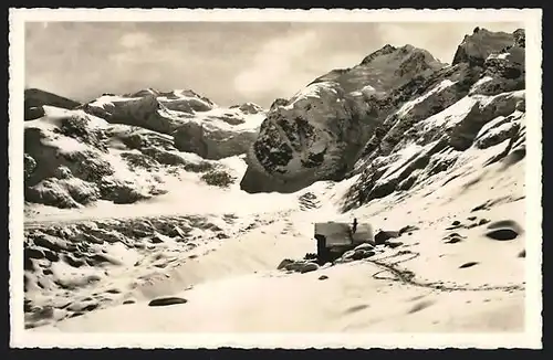AK Bovalhütte, Berghütte mit Piz Bernina