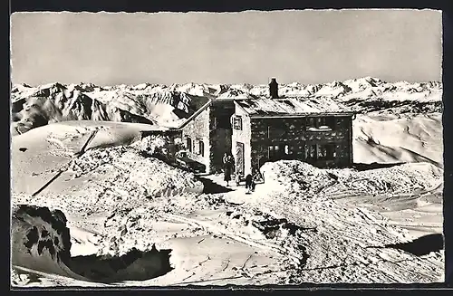 AK Weisshorn-Kulm-Hütte, Berghütte in Arosa im Schnee