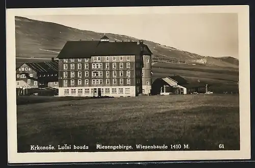 AK Wiesenbaude im Riesengebirge an einem sonnigen Tag