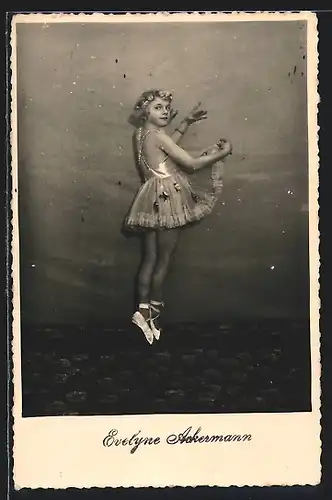 AK Junge Ballett-Tänzerin Evelyne Ackermann