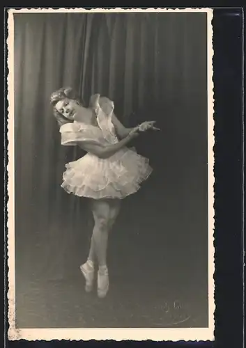 Foto-AK Ballett-Tänzerin Karla Balzer auf der Bühne