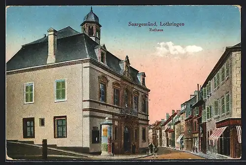 AK Saargemünd /Lothringen, Rathaus mit Litfasssäule