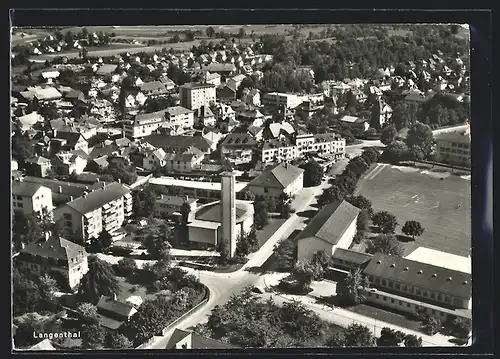 AK Langenthal, Ortsansicht mit Schule und Sportplatz vom Flugzeug aus