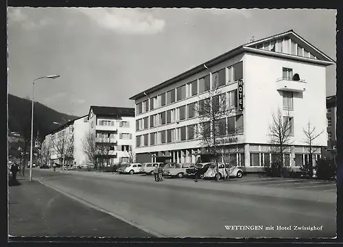 AK Wettingen, Strassenpartie mit VW Käfer und Hotel Zwissighof