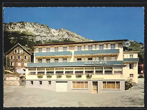 AK Amden, Das Hotel Löwen gegen Gebirgsmassiv