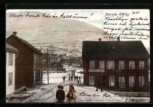 AK Narvik, Strassenpartie mit Geschäft O. Chr. Krog