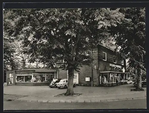 AK Eggebek /Kr. Flensburg, Strassenpartie mit Geschäft