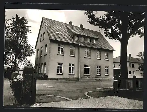 AK Kutenhausen / Minden, Strassenpartie mit Wohnhaus