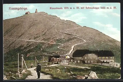 AK Riesenbaude mit der Schneekoppe und Leuten