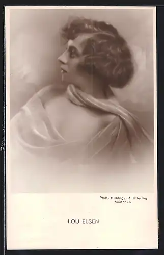 AK Tänzerin Lou Elsen mit weissem Schal