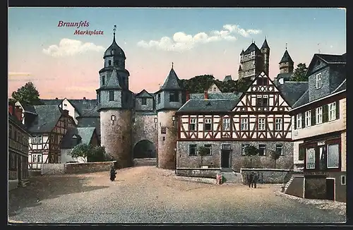 AK Braunfels, historisches Tor am Markplatz