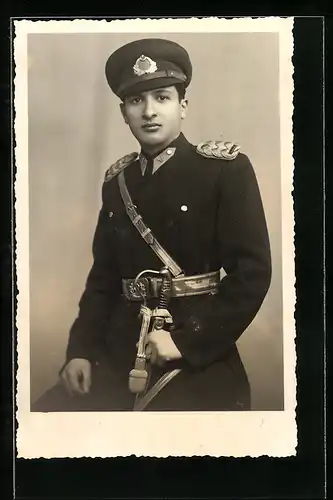 AK Türkei, Türkischer Offizier in Uniform mit Säbel