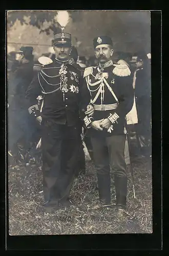 Foto-AK Russische Offiziere in Uniform mit Orden