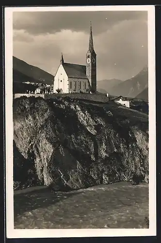 AK Schuls, Blick auf Kirche der Ortschaft