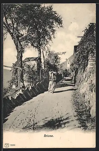 AK Brione, Blick auf einen Fussweg am Rande eines Abhangs