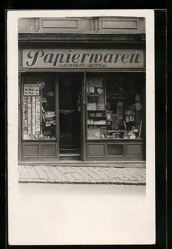 Foto-AK Wien, Papierwaren Emilie Jung in der Benedikt Schellingergasse 4