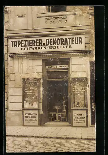 Foto-AK Wien, Tapezier u. Dekorateur Alois Stadler in der Calvariengasse 70