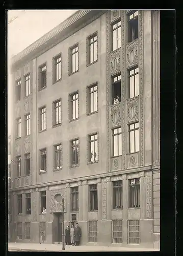 Foto-AK Wien, Rosensteingasse 73, Haus mit verzierter Fassade