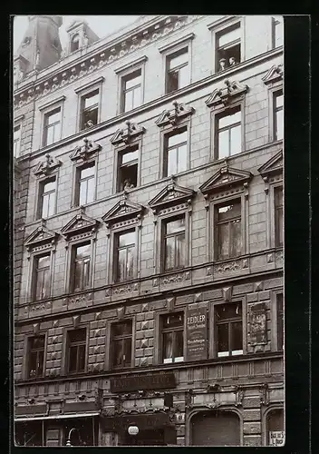 Foto-AK Wien, Lerchenfelderstrasse 46, Wohnhaus mit Tanz-Institut