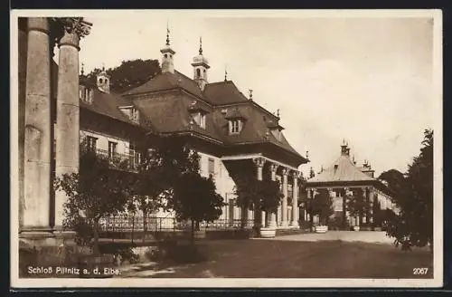 AK Dresden-Pillnitz, Blick auf das Schloss