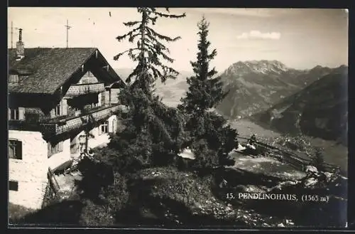 AK Kufsteiner-Haus, Berghütte am Pendling mit Talblick