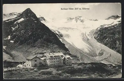 AK Berliner Hütte /Zillertal, Berghütte mit Gipfel aus der Vogelschau