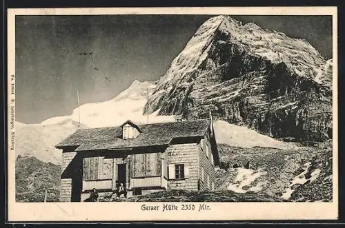 AK Geraer Hütte, Wanderer vor der Hütte