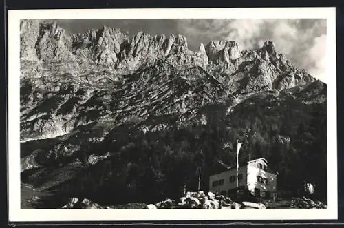 AK Gaudeamushütte, Berghütte im Kaisergebirge mit Gipfelpanorama