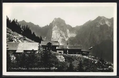 AK Vorderkaisersfeldern, Unterkunftshaus im Kaisertal mit Gipfelpanorama