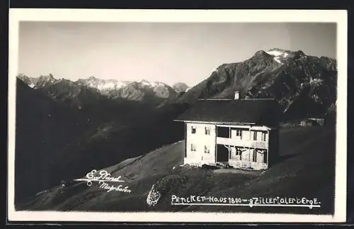 AK Pencken-Haus, Berghütte gegen Zillertaler Berge