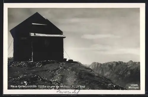 AK Neue Kellerjochhütte, Berghütte gegen Stubaier Alpen