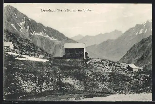 AK Dresdnerhütte, Berghütte im Stubai mit Bergpanorama