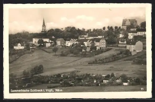 AK Schöneck i. V., Ortsansicht mit Kirche aus der Vogelschau