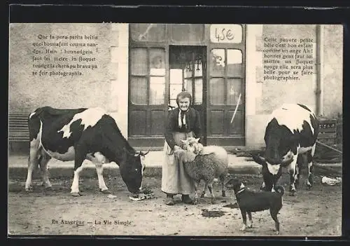 AK Auvergne, La vie simple, Une paysanne avec les animaux