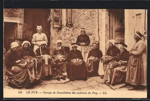 AK Alte Frauen aus der Auvergne klöppeln gemeinsam