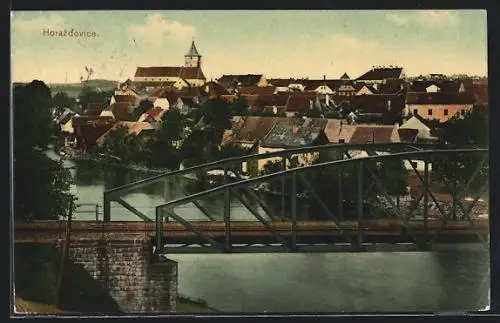 AK Horazdovice, Uferpartie mit Brücke