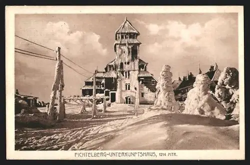 AK Fichtelberg / Erzg., Unterkunftshaus im Schnee