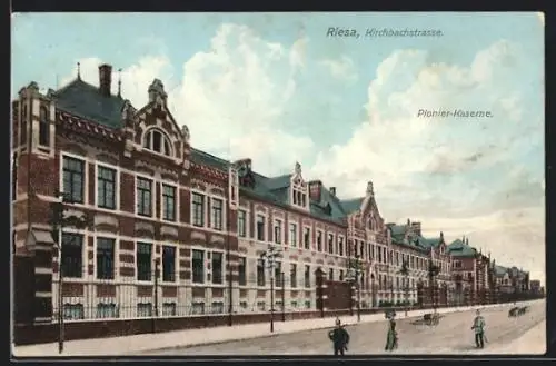 AK Riesa / Elbe, Kirchbachstrasse mit Pionier-Kaserne