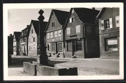 AK Wörth, Strassenpartie mit Brunnen