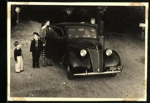 Fotografie Auto Fiat 1100 (1939 /48), Familie während einer Ausfahrt