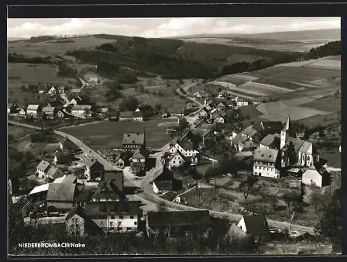 AK Niederbrombach, Ortansicht mit Strassenpartie aus der Vogelschau